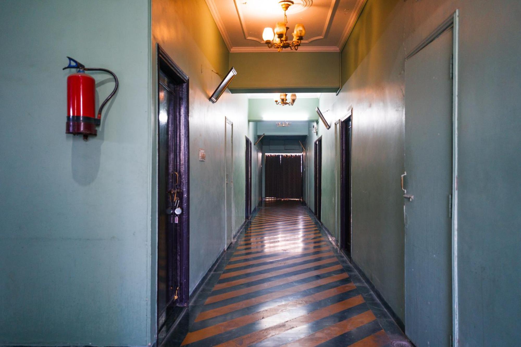 Hotel Girdhar Mahal Indore Exterior photo