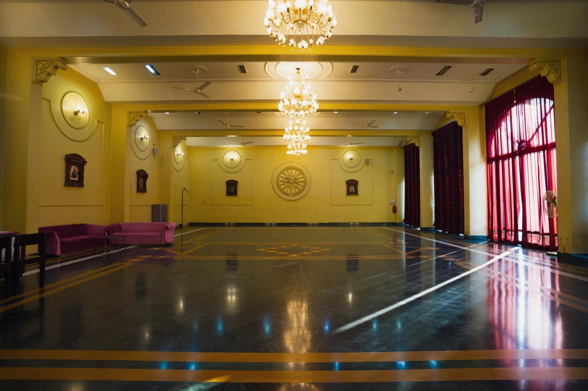 Hotel Girdhar Mahal Indore Exterior photo