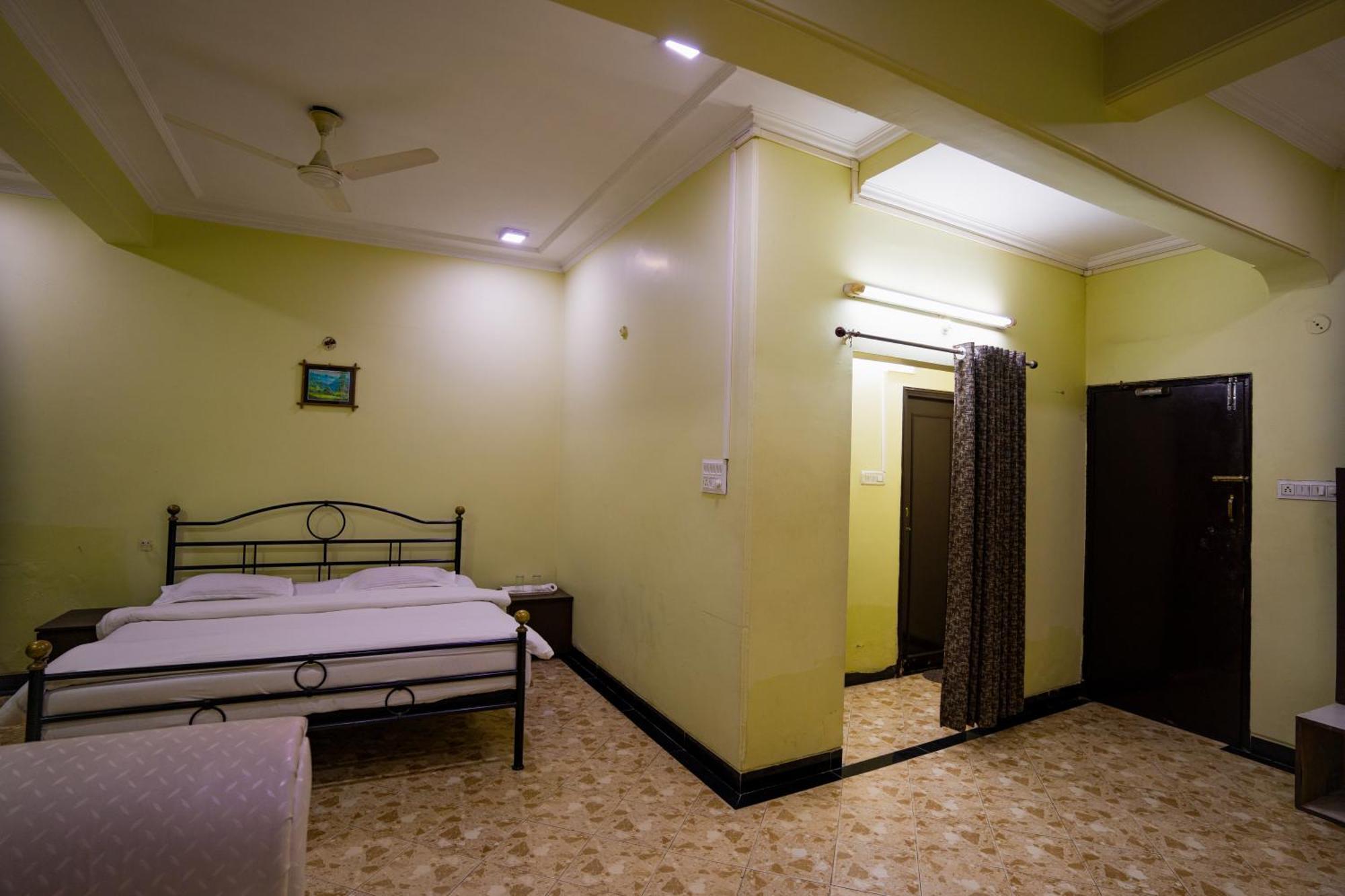 Hotel Girdhar Mahal Indore Exterior photo