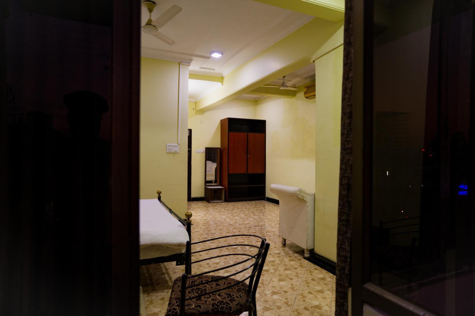 Hotel Girdhar Mahal Indore Exterior photo